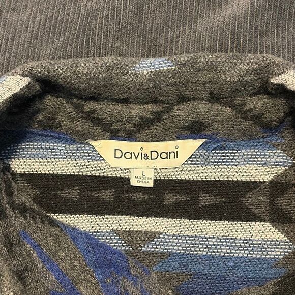 Davi & Dani Blur Gray Printed Corduroy Snap Front Shacket Large - Picture 5 of 7